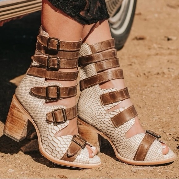 Freebird by Steven Bond White Snake Heeled Sandal - Size 8 - Picture 1 of 14